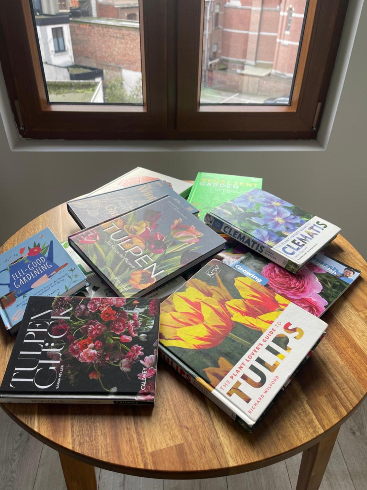Your Homestay In A Bibliophile Mansion Антверпен Екстериор снимка