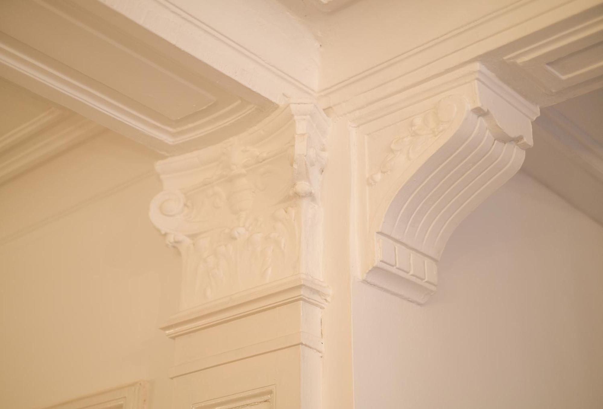 Your Homestay In A Bibliophile Mansion Антверпен Екстериор снимка
